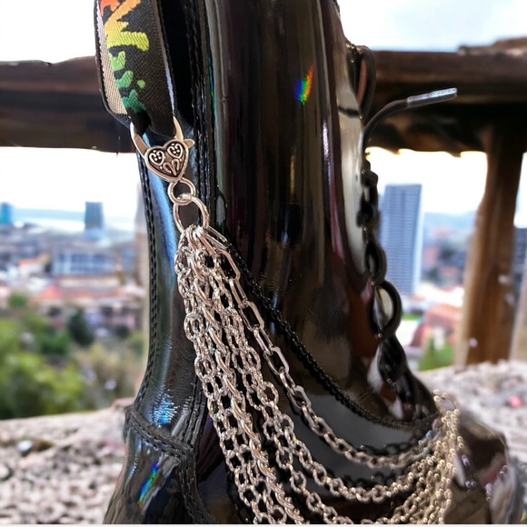 Boot chain, multiple boot chain, one boot chain, silver and black boot chain. - Picture 7 of 10